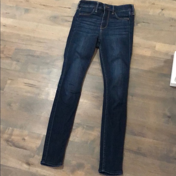 Hollister Denim - Hollister High-rise Jean legging w23 l26 00s Hollister Denim - Hollister High-rise Jean legging w23 l26 00s